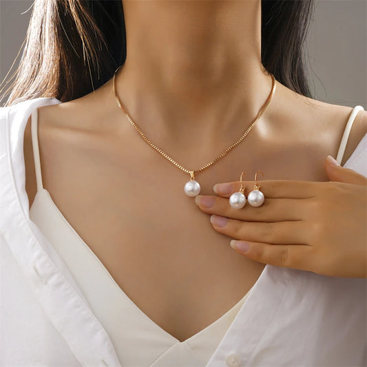 Elegant Pearl Necklace & Earring Set — Vintage Gold Chain Jewelry